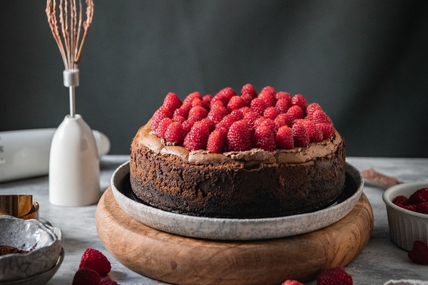 Valentine's Day Cheesecake With Salted Chocolate Ganache And Raspberries | Smeg