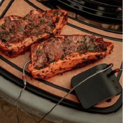 Weber Traveler Reversible Prep and Serve Board 7031 IMAGE 6