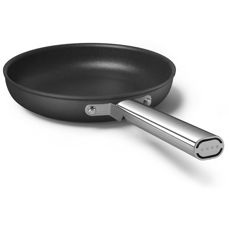 Smeg 9.5-inch Skillet CKFF2401BLM IMAGE 9