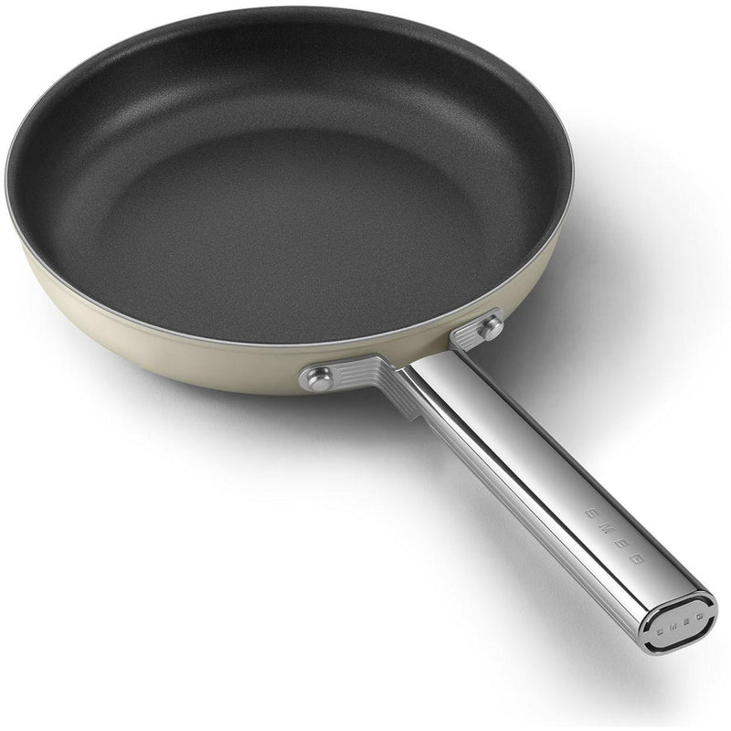 Smeg 9.5-inch Skillet CKFF2401CRM IMAGE 9