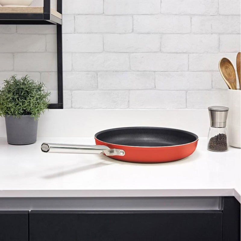 Smeg 12-inch Skillet CKFF3001RDM IMAGE 2