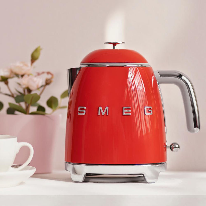 Smeg 0.8L Electric Kettle KLF05RDUS IMAGE 2