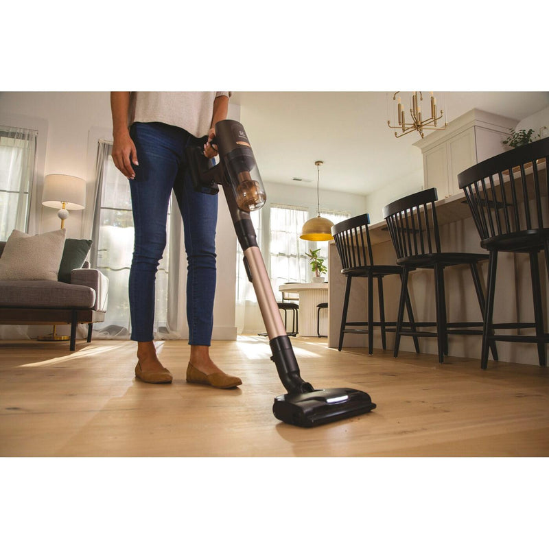 Electrolux Ultimate800™ Complete Home Cordless Stick Vacuum EHVS85W3AM IMAGE 5