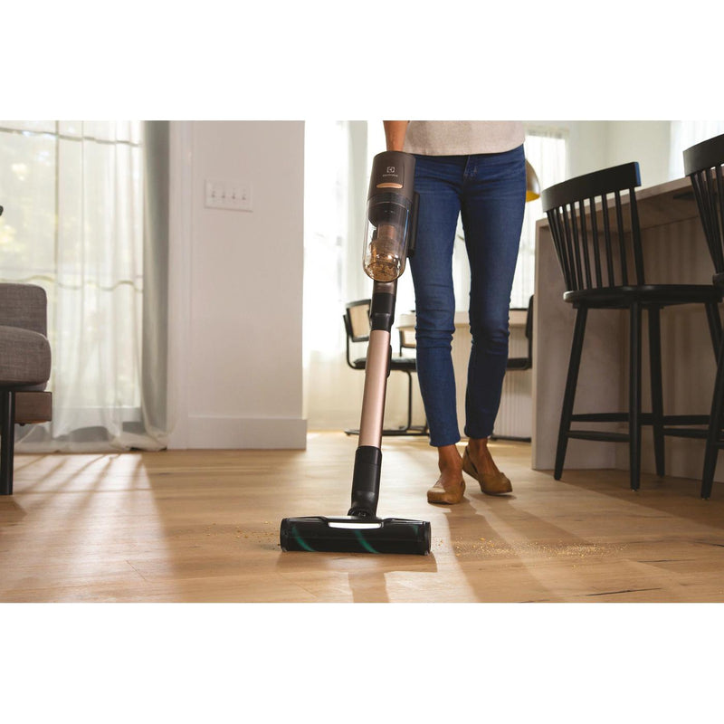 Electrolux Ultimate800™ Complete Home Cordless Stick Vacuum EHVS85W3AM IMAGE 6