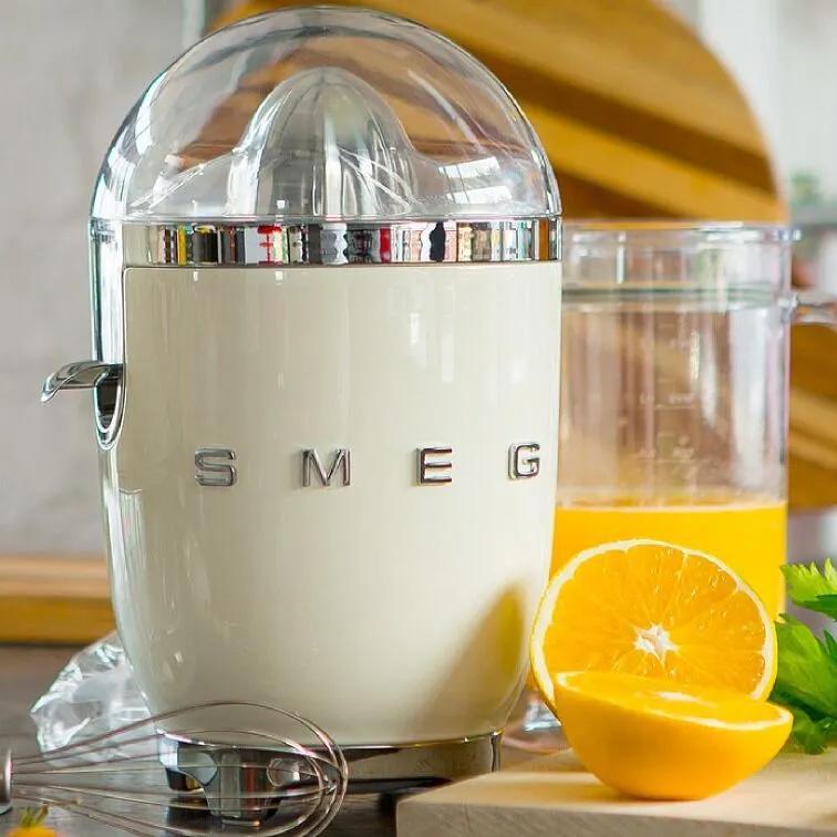 Smeg 50's Style Aesthetic Citrus Juicer CJF11CRUS IMAGE 4