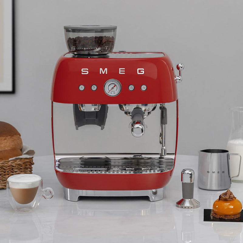 Smeg Retro-Style Espresso Manual Coffee Machine EGF03RDUS IMAGE 2