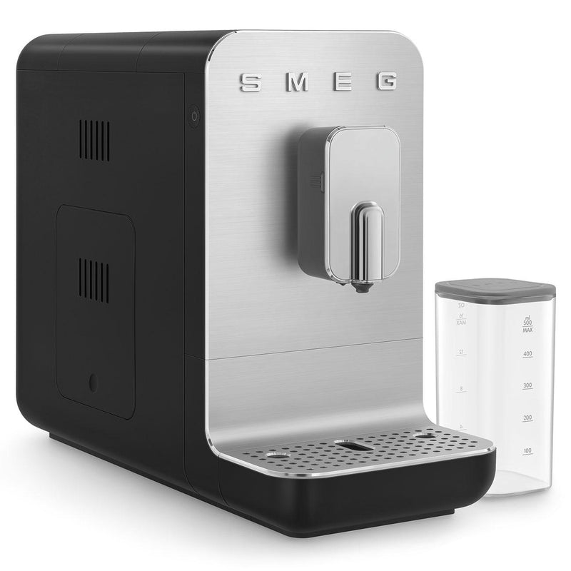Smeg Collezione Aesthetic Automatic Coffee Espresso Machine with a Milk System BCC13BLMUS IMAGE 11