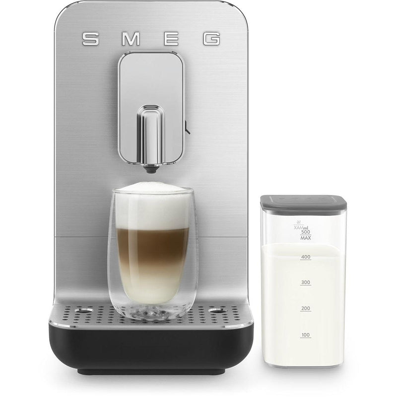 Smeg Collezione Aesthetic Automatic Coffee Espresso Machine with a Milk System BCC13BLMUS IMAGE 3