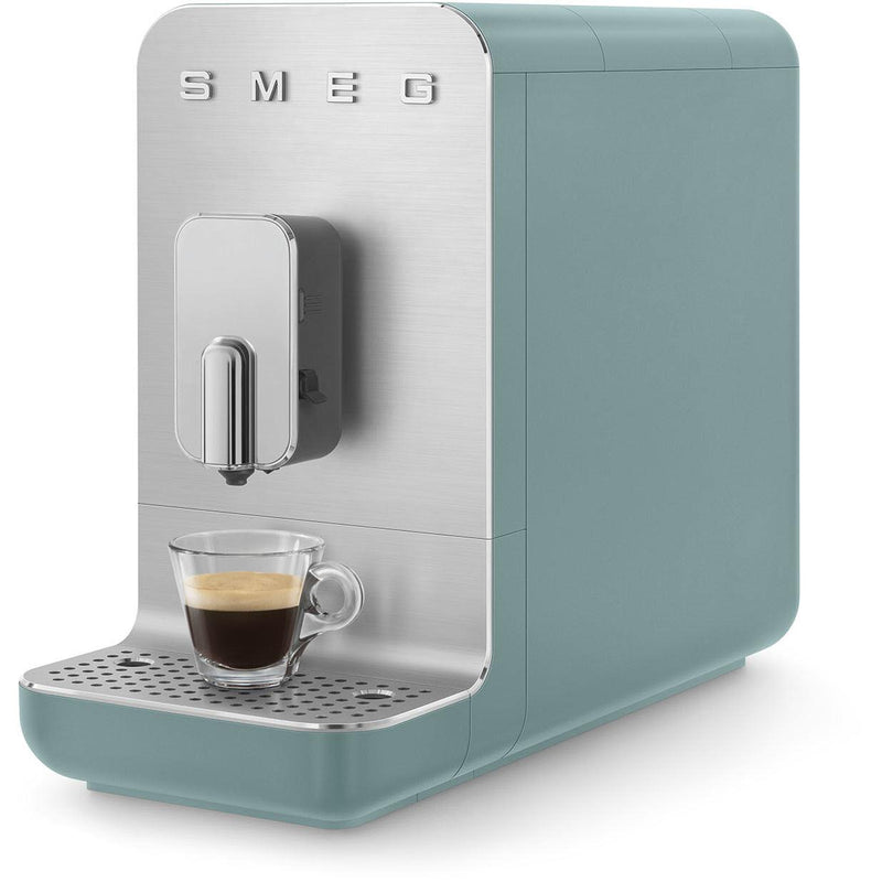 Smeg Collezione Aesthetic Automatic Coffee Espresso Machine with a Milk System BCC13EGMUS IMAGE 4