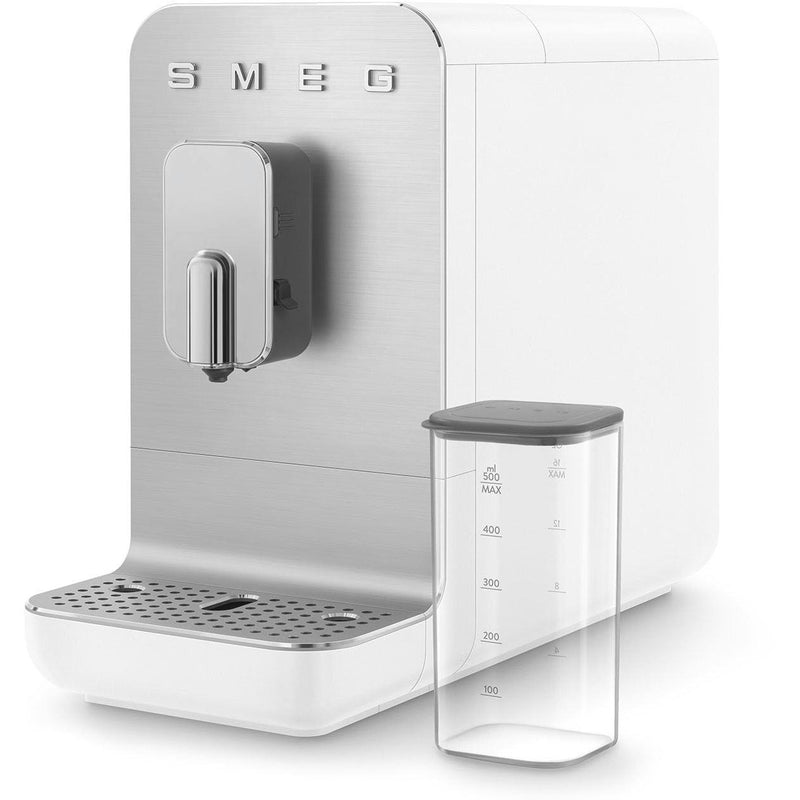 Smeg Collezione Aesthetic Automatic Coffee Espresso Machine with a Milk System BCC13WHMUS IMAGE 8