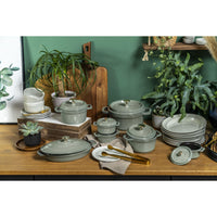 Staub 2.2 Liter Cast Iron Round Cocotte 1025319 IMAGE 8