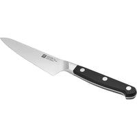 Zwilling Pro 5.5-inch Chef's Knife 1002754 IMAGE 4
