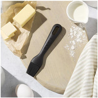 Henckels Onyx Silicone Pastry Brush 17 cm 1029785 IMAGE 2