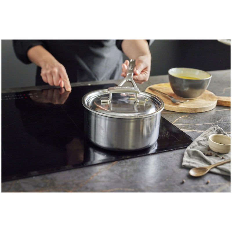 Demeyere Industry 5 Round Sauce Pan with lid - 3.0L 1029683 IMAGE 2