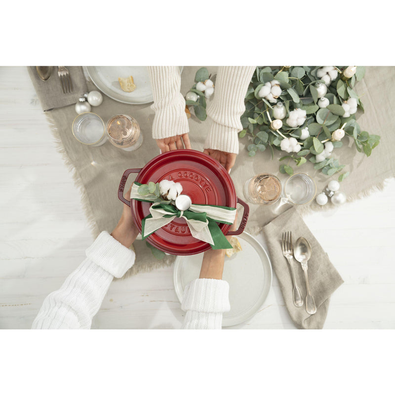 Staub 5.25 Liter Cast Iron Round Cocotte 1033396 IMAGE 8